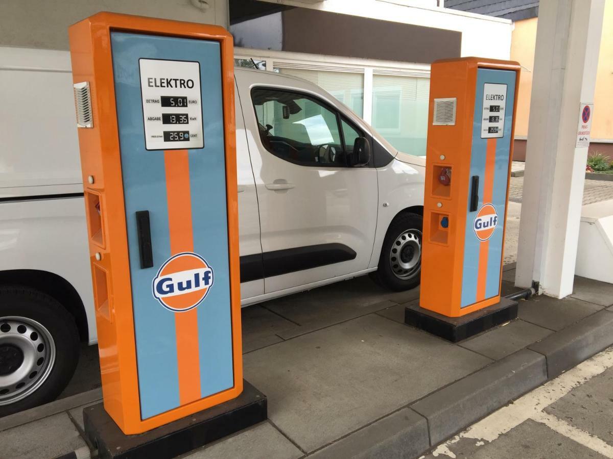 Alte Tankstelle Apartment Strassenhaus Ngoại thất bức ảnh